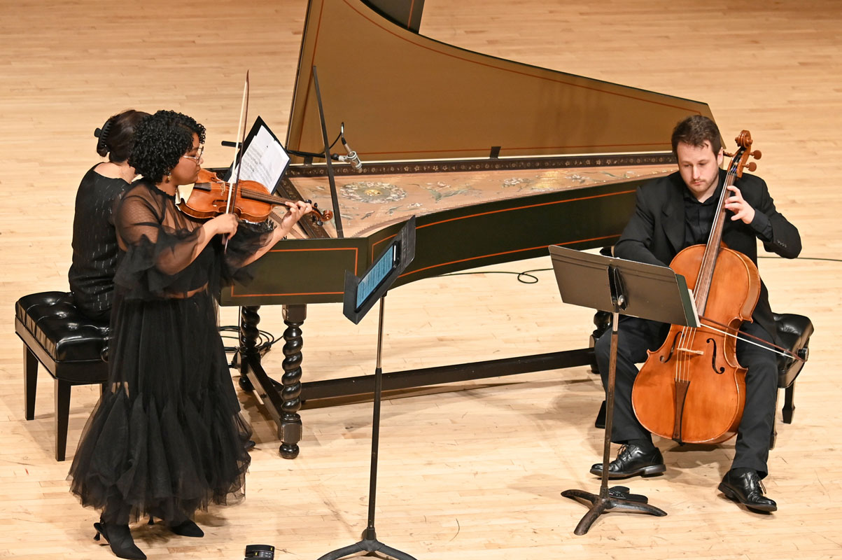 Epongue-on-Live_20231129_46473_web
