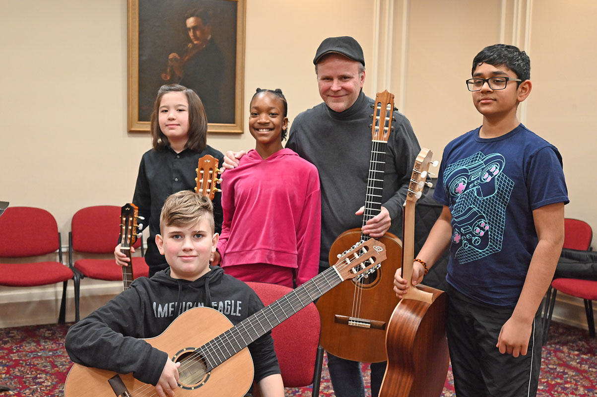 Guitar-class_20240309_49657_web